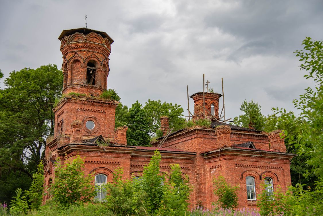 Церковь Успения Пресвятой Богородицы, Лукинское (Кировский район, Ленинградская область). фасады