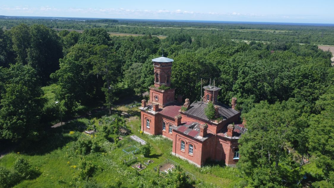 Церковь Успения Пресвятой Богородицы, Лукинское (Кировский район, Ленинградская область). общий вид в ландшафте