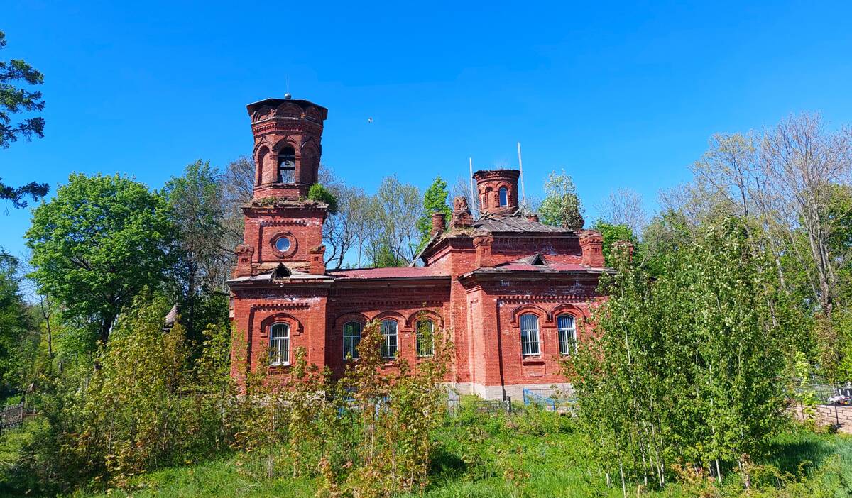 Церковь Успения Пресвятой Богородицы, Лукинское (Кировский район, Ленинградская область). фасады