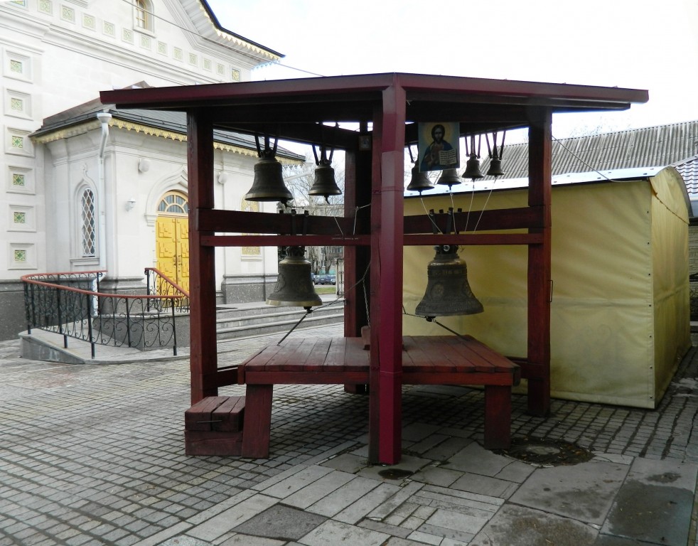 Церковь Покрова Пресвятой Богородицы, Долгопрудный (Мытищинский городской округ и гг. Долгопрудный, Лобня, Московская область). дополнительная информация, Звонница храма