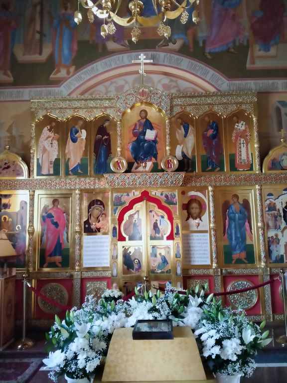 Церковь Покрова Пресвятой Богородицы, Долгопрудный (Мытищинский городской округ и гг. Долгопрудный, Лобня, Московская область). интерьер и убранство, интерьер (общий вид)