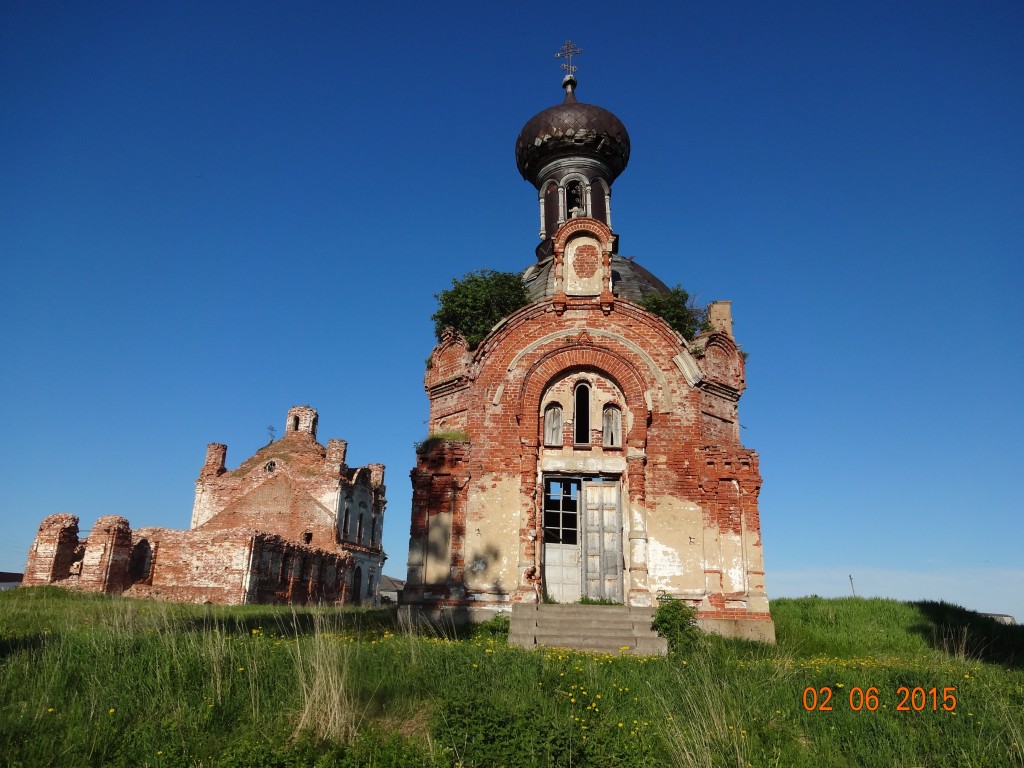 Церковь Всех Святых, Анхимово (Вытегорский район, Вологодская область). фасады, На заднем плане церковь Спаса Нерукотворного Образа