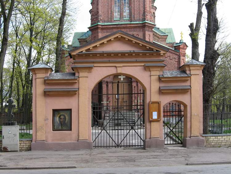 Церковь Всех Святых, Рига (Рига, город, Латвия). архитектурные детали, Врата ограды