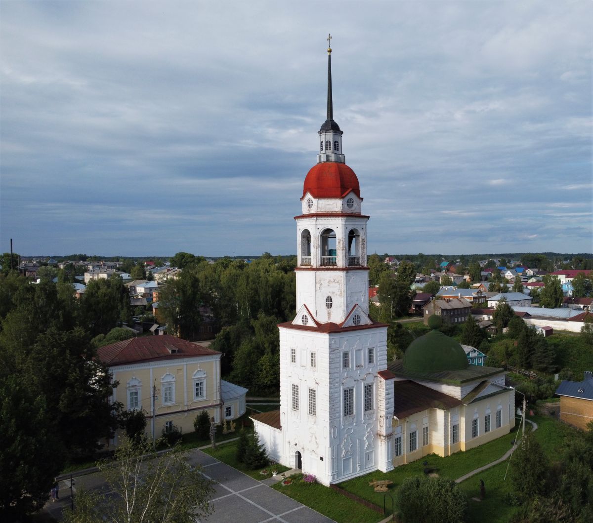 Храмовый комплекс. Церкви Воскресения Христова и Успения Пресвятой Богородицы, Тотьма (Тотемский район, Вологодская область). фасады