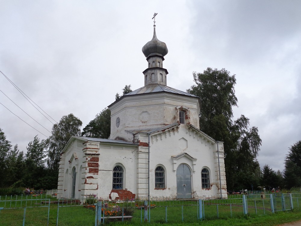 Церковь Космы и Дамиана, Долоцкое (Устюженский район, Вологодская область). фасады