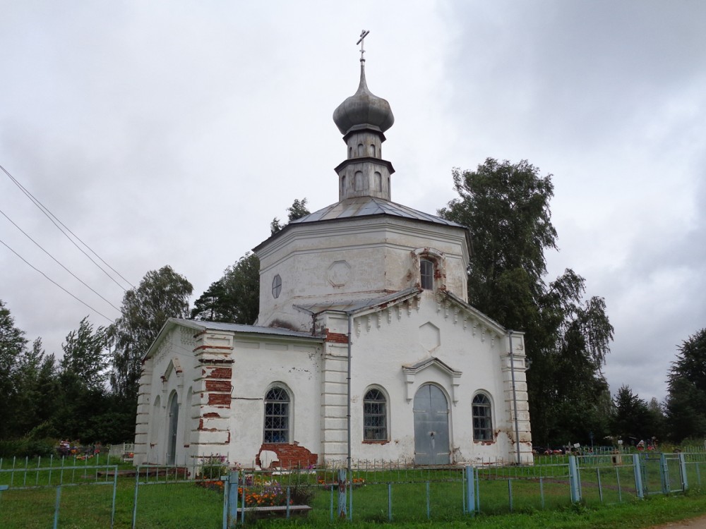 Долоцкое. Церковь Космы и Дамиана. фасады