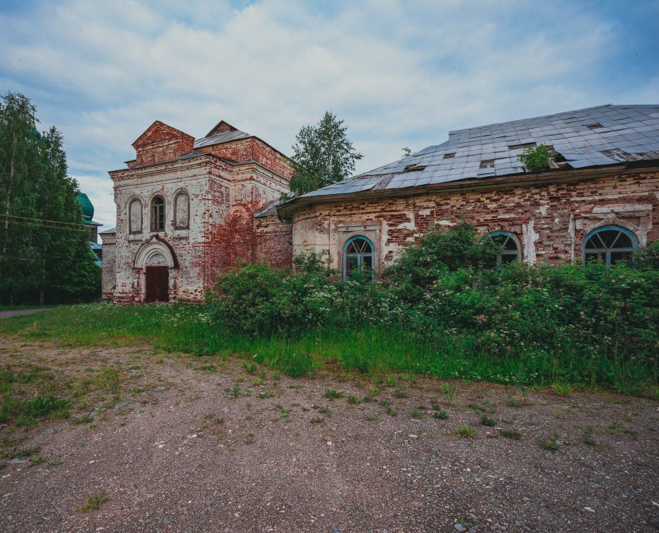 Нелазское. Церковь Михаила Архангела. общий вид в ландшафте, Фото со стороны поселка