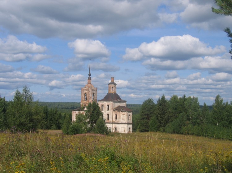 Церковь Николая Чудотворца погоста Пырза, Корнухино, урочище (Великоустюгский район, Вологодская область). общий вид в ландшафте