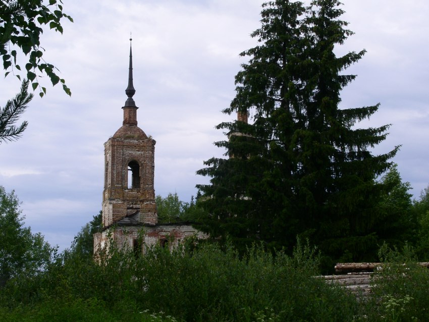 Церковь Николая Чудотворца погоста Пырза, Корнухино, урочище (Великоустюгский район, Вологодская область). фасады, колокольня, вид с юго-запада
