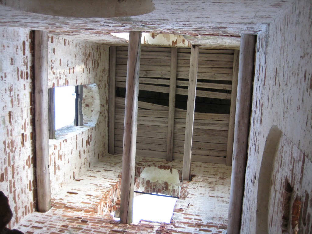 Церковь Николая Чудотворца погоста Пырза, Корнухино, урочище (Великоустюгский район, Вологодская область). интерьер и убранство