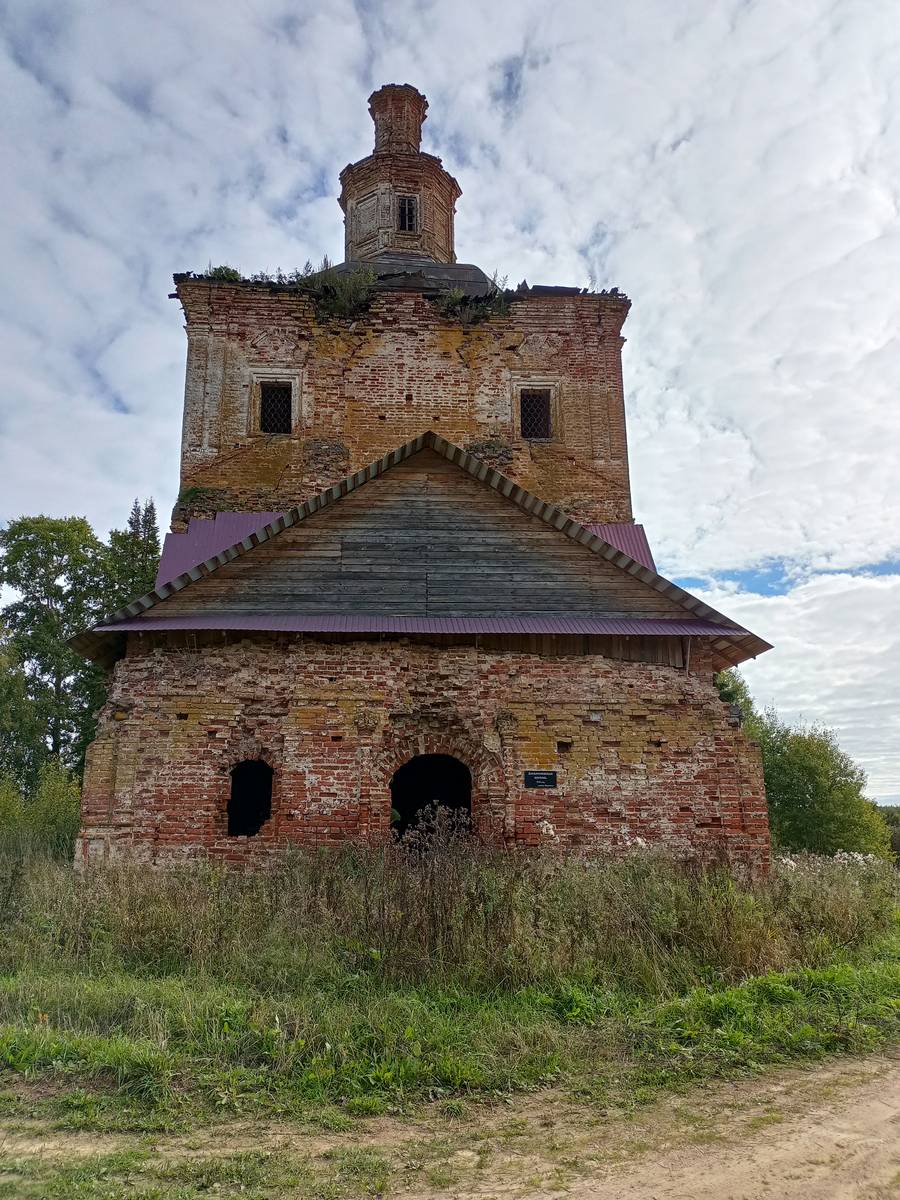Церковь Воскресения Христова, Медведево (Тотемский район, Вологодская область). фасады