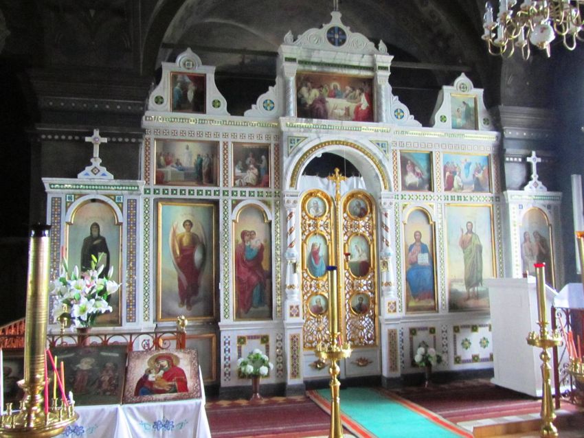 Церковь Покрова Пресвятой Богородицы, Устье (Тотемский район, Вологодская область). интерьер и убранство, южный мраморный иконостас, трапезная