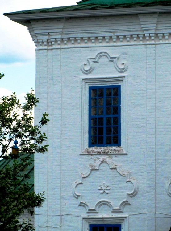 Устье. Церковь Покрова Пресвятой Богородицы. архитектурные детали, картуши главного объема, северный фасад