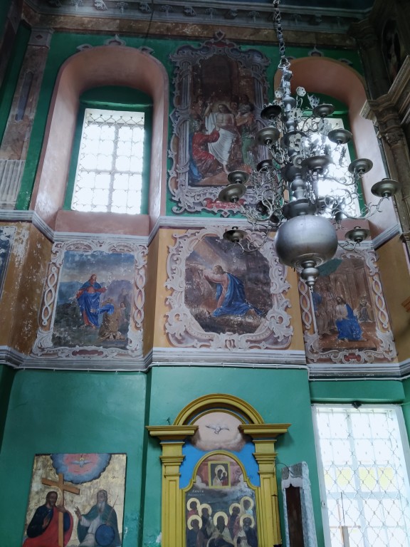 Церковь Покрова Пресвятой Богородицы, Устье (Тотемский район, Вологодская область). интерьер и убранство, интерьер основного объема (роспись стен)