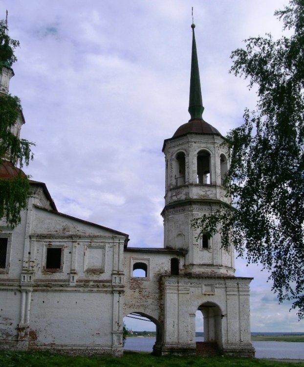Великий Устюг. Церковь Илии Пророка. фасады, колокольня и галерея, вид с северо-запада