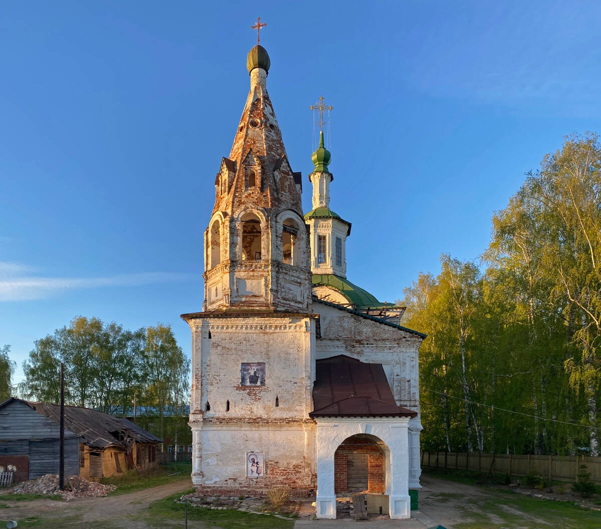 Церковь Леонтия Ростовского, Великий Устюг (Великоустюгский район, Вологодская область). фасады, Вид с юго-запада