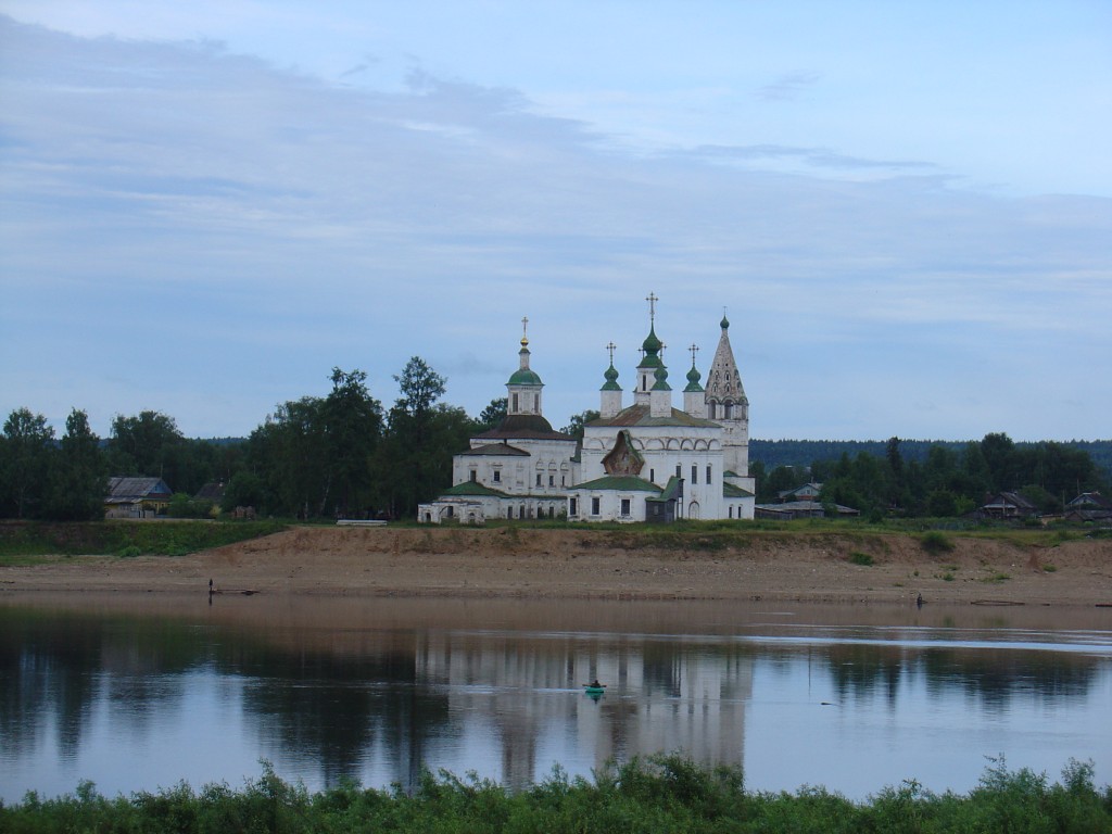 Храмовый комплекс Дымковской слободы, Великий Устюг (Великоустюгский район, Вологодская область). общий вид в ландшафте