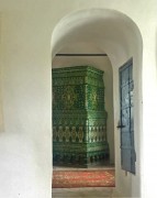 Церковь Сергия Радонежского в Дымковской слободе, Изразцовая печь в алтаре верхней церкви<br>, Великий Устюг, Великоустюгский район, Вологодская область