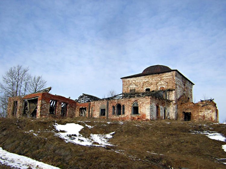 Морозовица. Церковь Спаса Нерукотворного Образа. общий вид в ландшафте