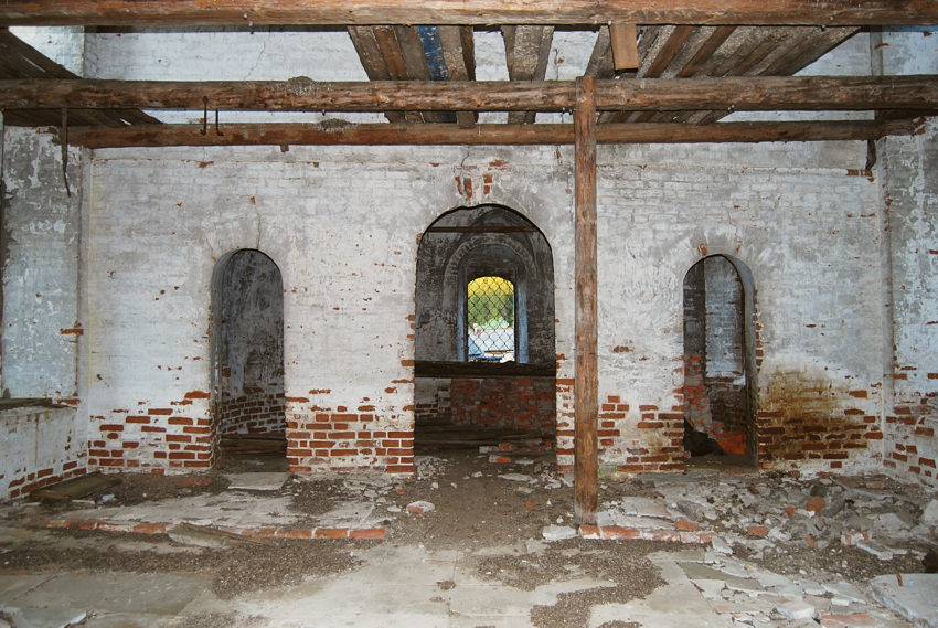 Церковь Воскресения Христова, Бобровское (Нюксенский район, Вологодская область). интерьер и убранство, Вид на алтарную перегородку