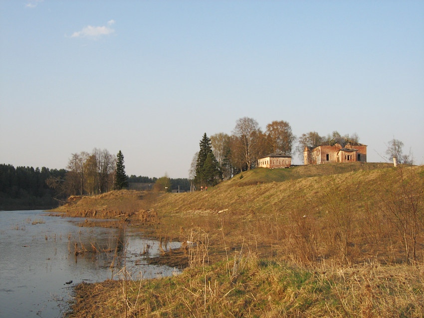 Церковь Рождества Христова, Брусенец (Нюксенский район, Вологодская область). общий вид в ландшафте, 		      