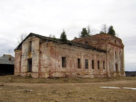Брусноволовский Погост. Церковь Воскресения Христова