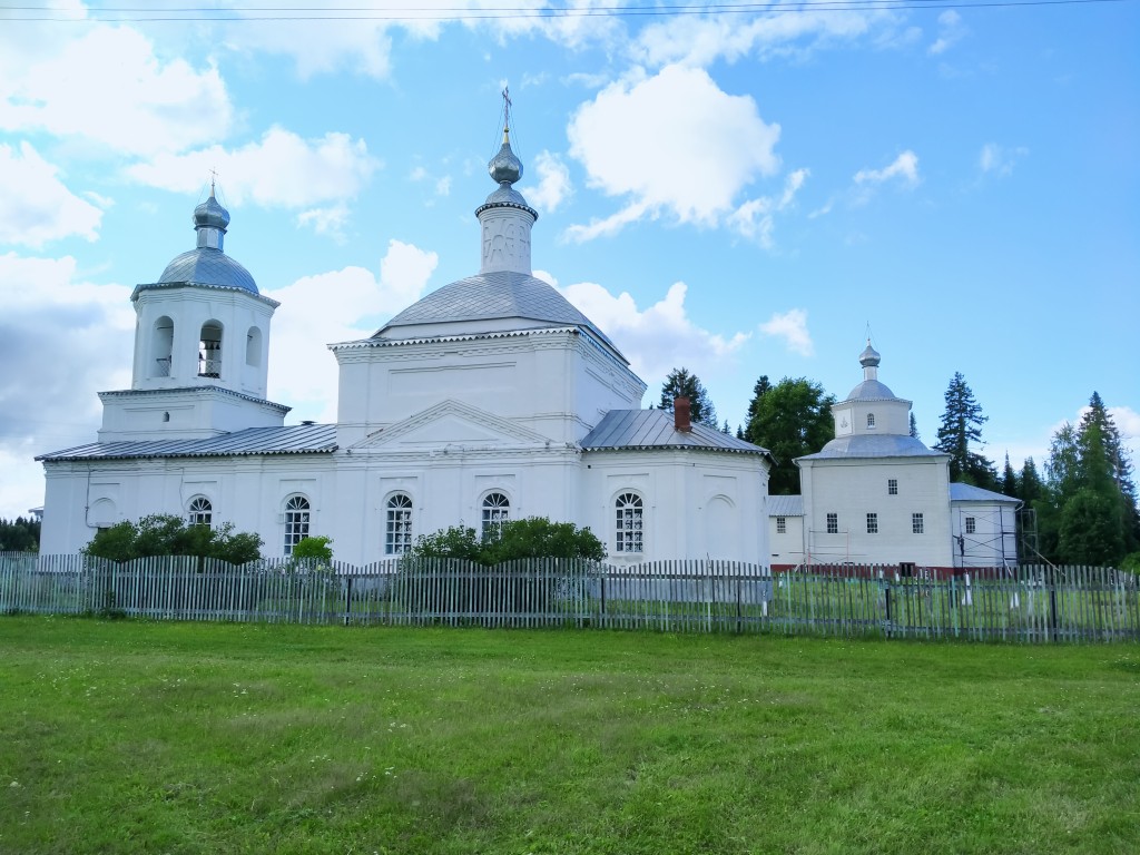 Туровец. Храмовый комплекс. Церкви Успения Пресвятой Богородицы и Богоявления Господня. фасады