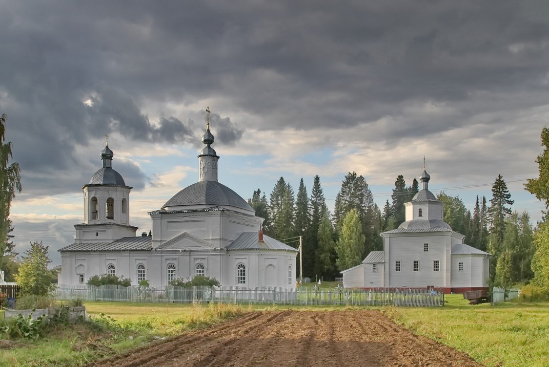 Туровец. Храмовый комплекс. Церкви Успения Пресвятой Богородицы и Богоявления Господня. фасады