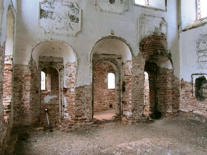 Церковь Троицы Живоначальной, Выставка (Вотложемский Троицкий погост) (Котласский район и г. Котлас, Архангельская область). интерьер и убранство, в верхней церкви