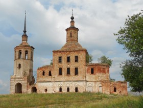 Выставка (Вотложемский Троицкий погост). Церковь Троицы Живоначальной