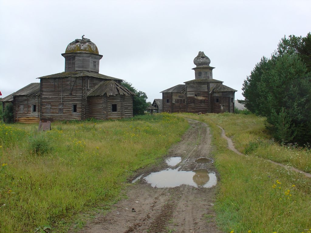 Масловская (погост Тулгас). Храмовый комплекс. Церкви Власия и Климента. общий вид в ландшафте