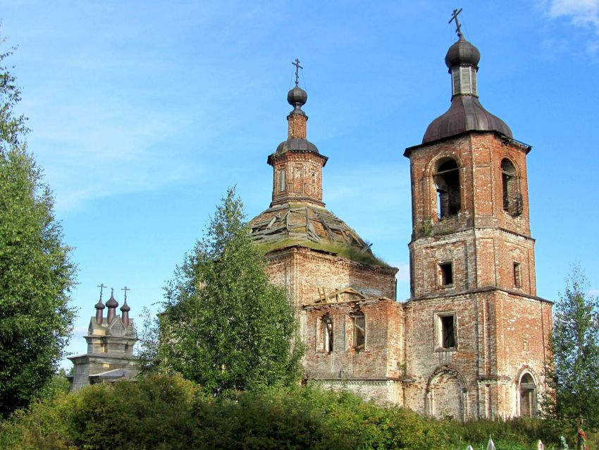 Придворные Места (Пермогорье). Храмовый комплекс. Церкви Георгия Победоносца и Воскресения Христова. фасады, вид с северо-запада