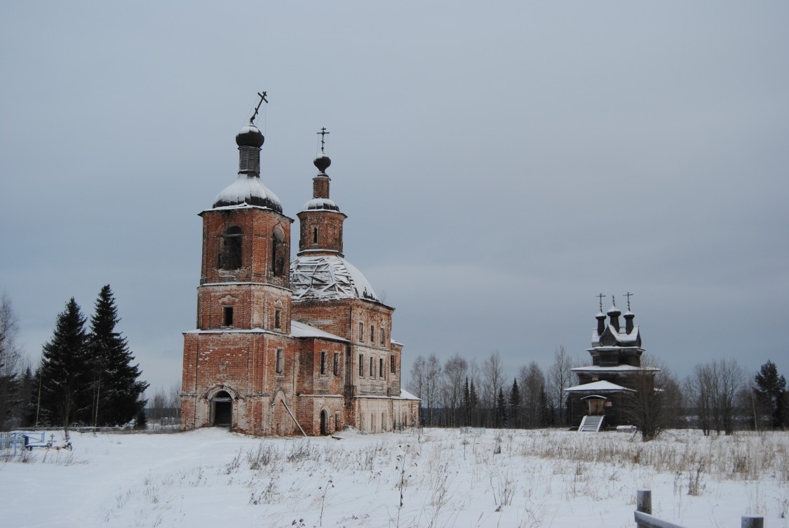 Придворные Места (Пермогорье). Храмовый комплекс. Церкви Георгия Победоносца и Воскресения Христова. фасады