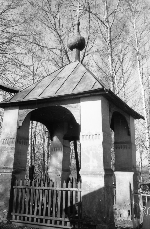 Часовня Георгия Победоносца в Тарбееве, Долгопрудный (Мытищинский городской округ и гг. Долгопрудный, Лобня, Московская область). фасады