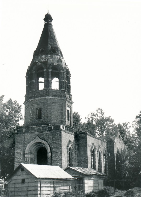 Церковь Космы и Дамиана, Кузьмино (Ступинский городской округ, Московская область). фасады