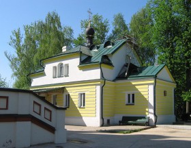 Долгопрудный. Церковь Троицы Живоначальной в Тарбееве