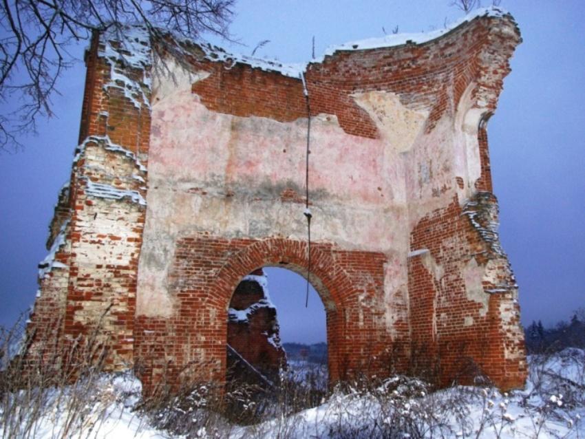 Церковь Николая Чудотворца, Лихачёво, урочище (Волоколамский городской округ, Московская область). архитектурные детали, сохранившаяся западная стена основного объема, внутренняя сторона