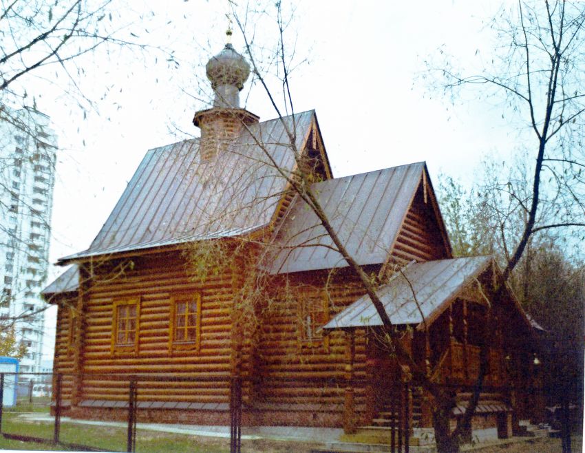 Церковь Серафима Саровского в Филёвской пойме, Филёвский парк (Западный административный округ (ЗАО), г. Москва). фасады
