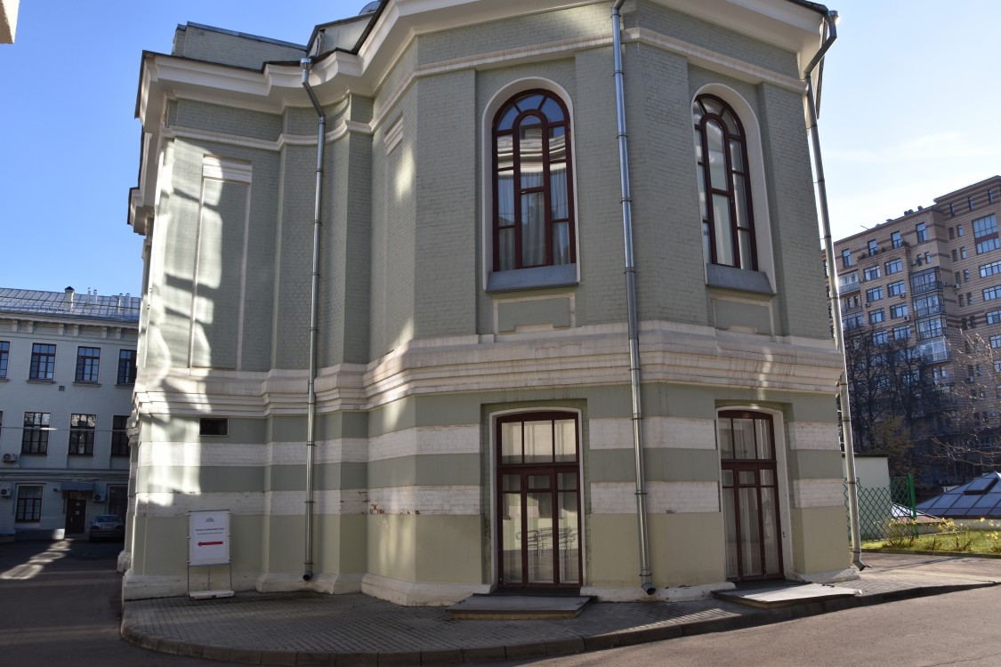 Домовая церковь Николая Чудотворца при НИИ нейрохирургии им. Н.Н.Бурденко, Тверской (Центральный административный округ (ЦАО), г. Москва). фасады