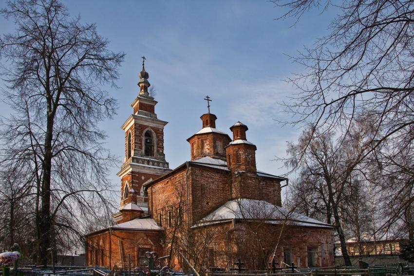 Церковь Рождества Христова в Варварине, Варварино (Троицкий административный округ (ТАО), г. Москва). общий вид в ландшафте