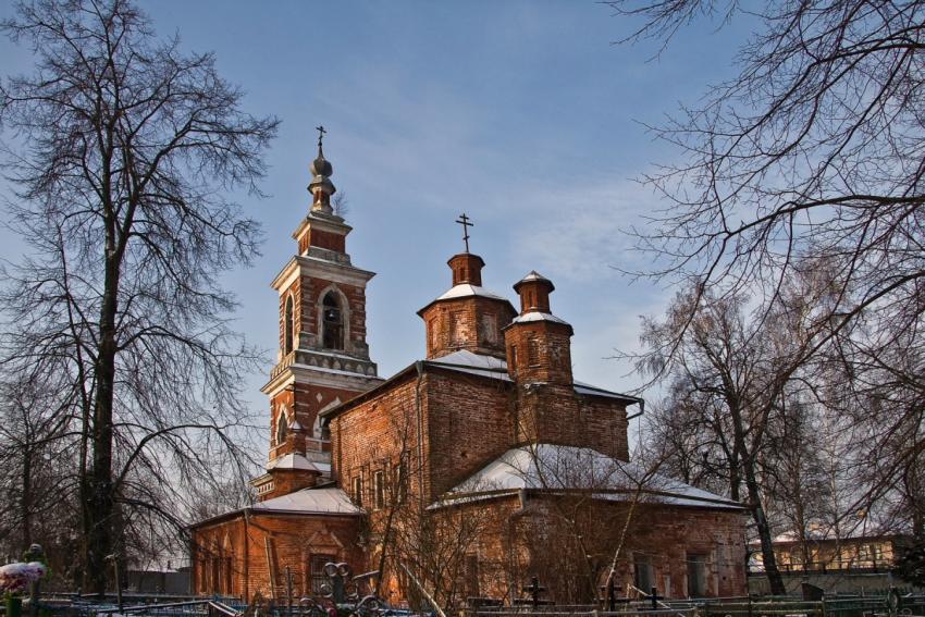 Варварино. Церковь Рождества Христова в Варварине. общий вид в ландшафте