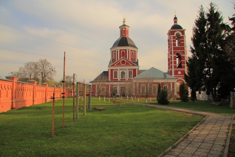 Юдановка (Покровское). Церковь Покрова Пресвятой Богородицы. общий вид в ландшафте