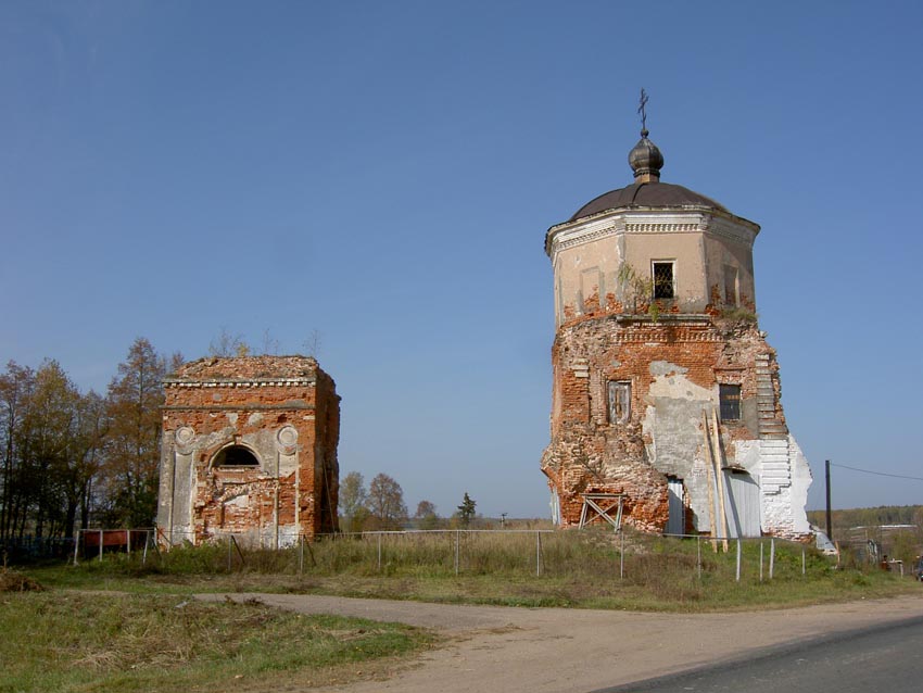 Церковь Воскресения Словущего, Юрлово (Можайский городской округ, Московская область). общий вид в ландшафте