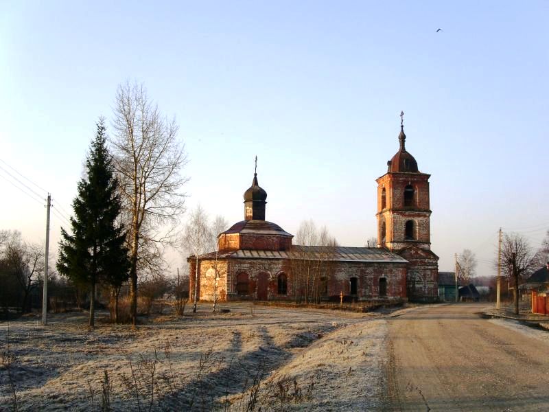 Церковь Успения Пресвятой Богородицы, Пушкино (Можайский городской округ, Московская область). общий вид в ландшафте