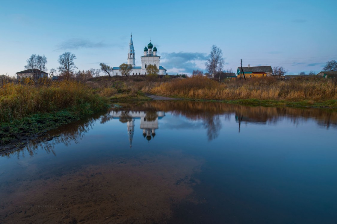 Церковь Казанской иконы Божией Матери, Осенево (Гаврилов-Ямский район, Ярославская область). художественные фотографии, Сняли леса с колокольни.