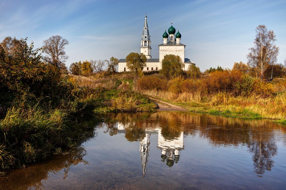 Осенево. Церковь Казанской иконы Божией Матери. общий вид в ландшафте