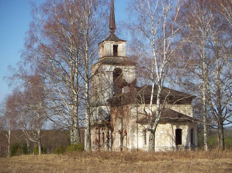 Церковь Тихвинской иконы Божией Матери, Кушмангорт (Чердынский район, Пермский край). общий вид в ландшафте