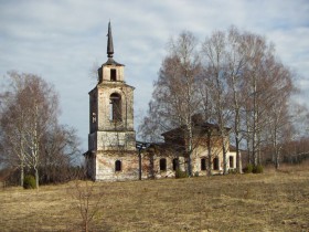 Кушмангорт. Церковь Тихвинской иконы Божией Матери