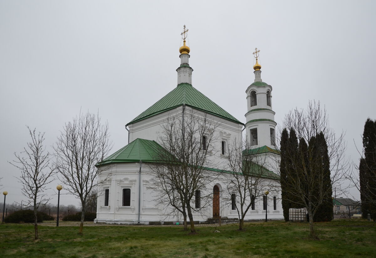 Церковь Троицы Живоначальной, Льгов (Хотынецкий район, Орловская область). фасады