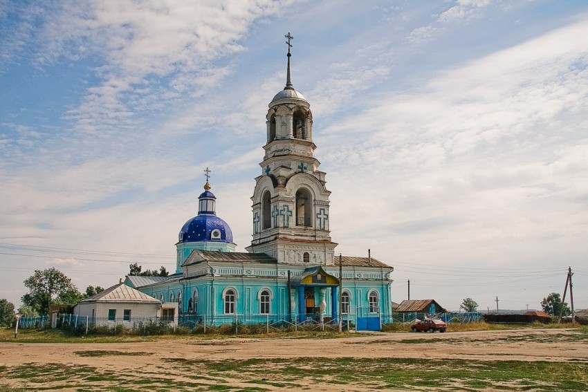 Пузево. Церковь Покрова Пресвятой Богородицы. общий вид в ландшафте